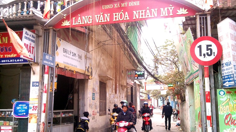 Vào trong làng văn hóa Nhân Mỹ, ngõ 322 đường Mỹ Đình, xã Mỹ Đình, Từ Liêm, Hà Nội....